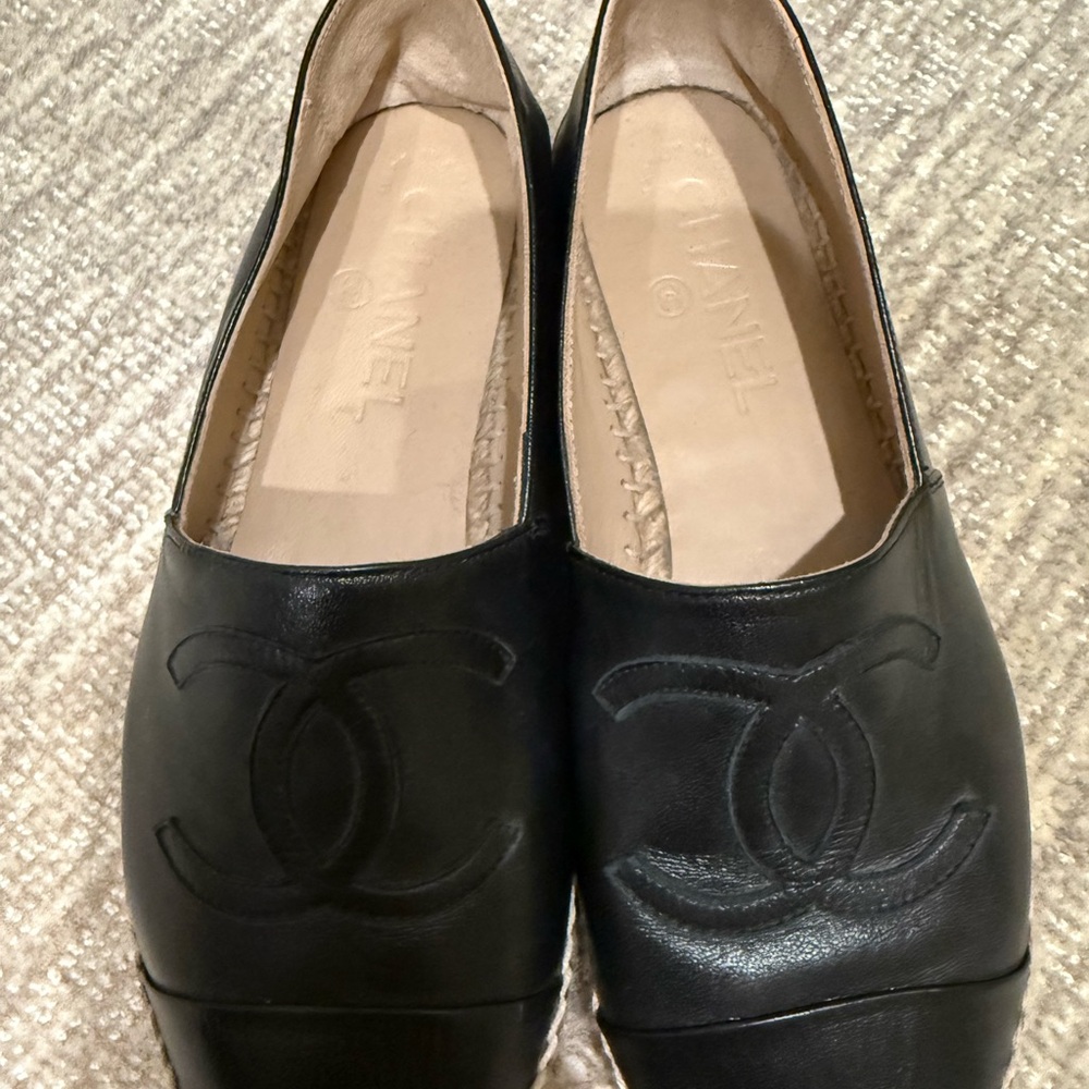 CHANEL Black Leather Flats